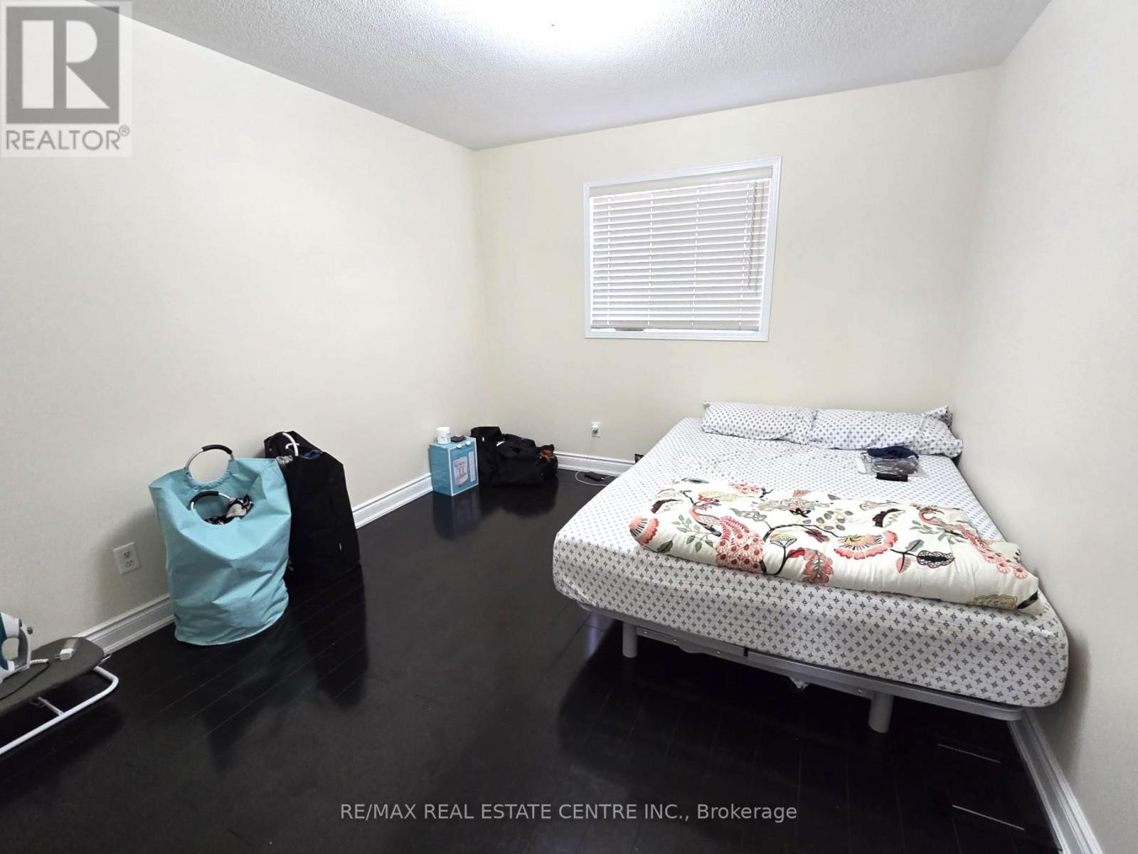 25 Commodore Drive, Brampton, Ontario  L6X 0S5 - Photo 11 - W12558362