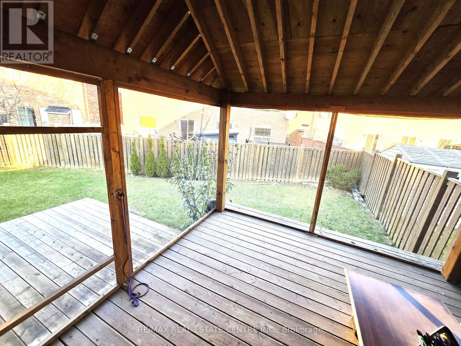 25 Commodore Drive, Brampton, Ontario  L6X 0S5 - Photo 19 - W12558362