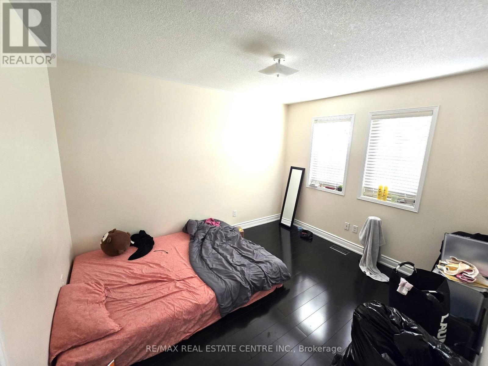 25 Commodore Drive, Brampton, Ontario  L6X 0S5 - Photo 16 - W12558362