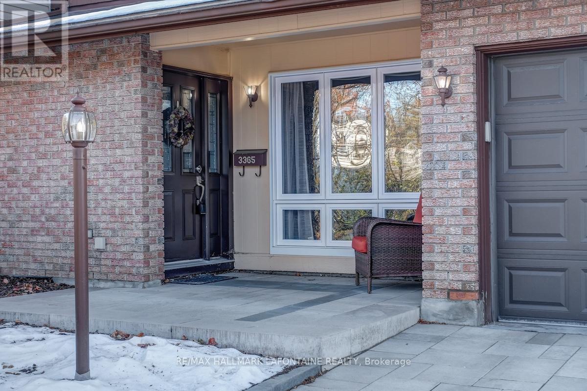 3365 D'aoust Avenue, Ottawa, Ontario  K1T 1P3 - Photo 2 - X12565308