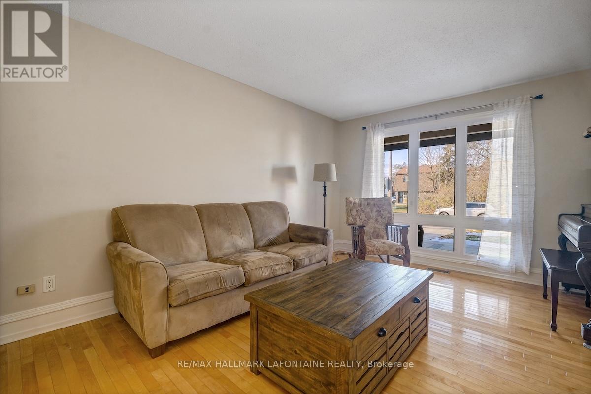 3365 D'aoust Avenue, Ottawa, Ontario  K1T 1P3 - Photo 5 - X12565308