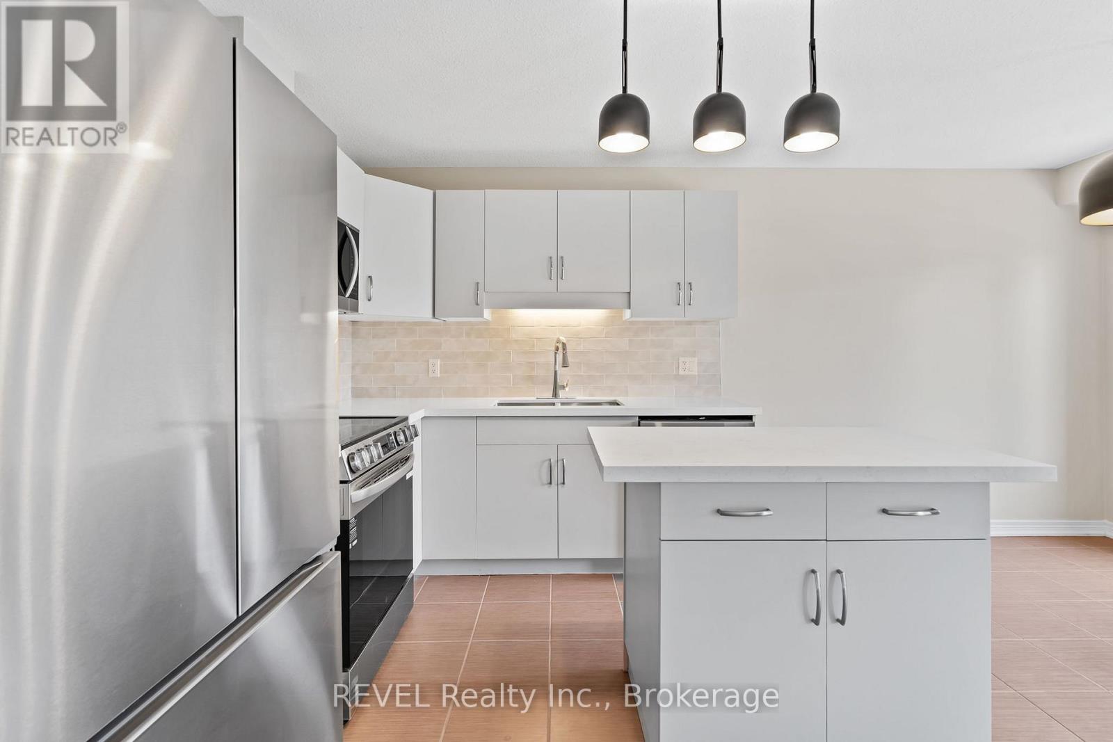 124 Roselawn Crescent, Welland, Ontario  L3C 0B7 - Photo 10 - X12565270