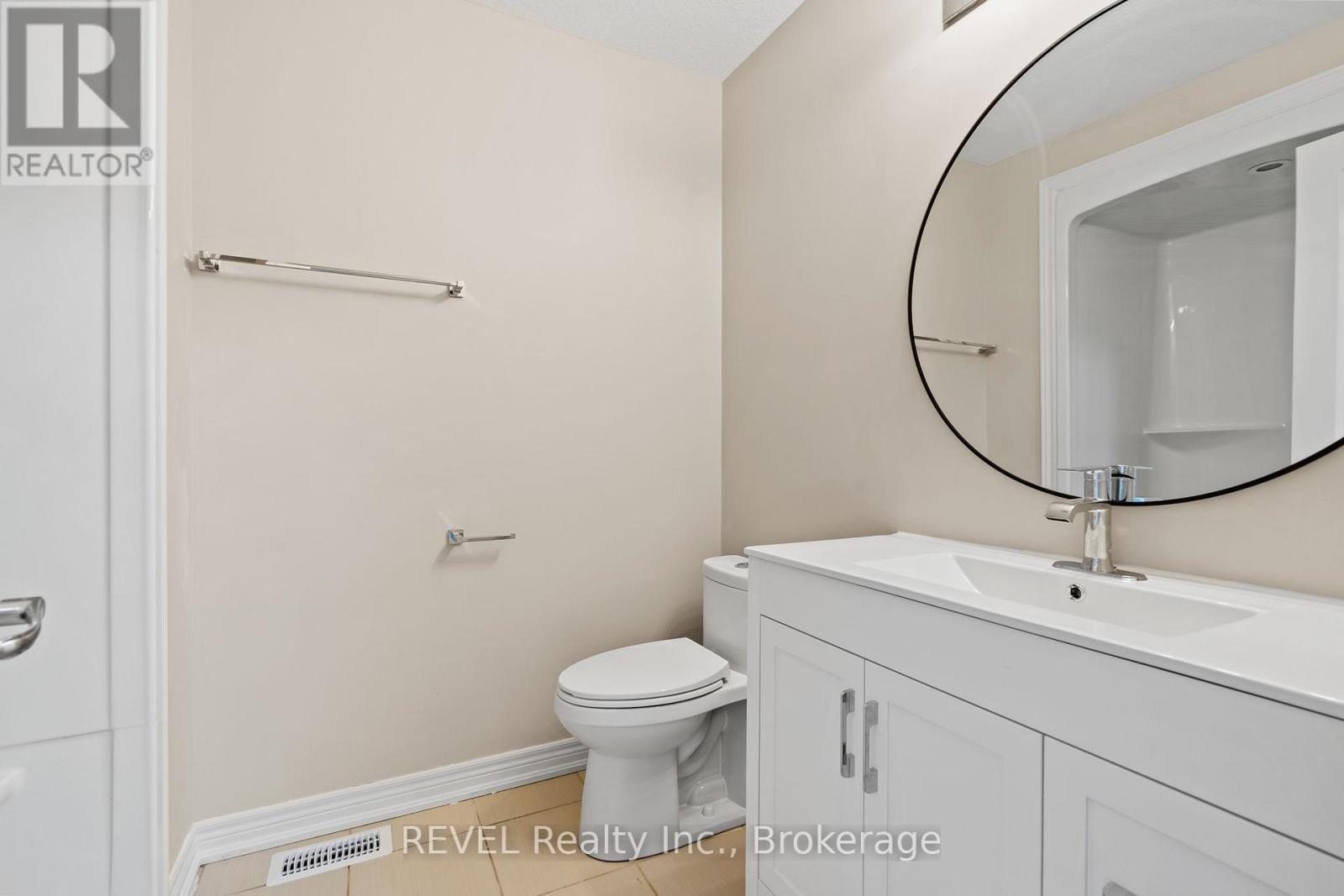 124 Roselawn Crescent, Welland, Ontario  L3C 0B7 - Photo 15 - X12565270