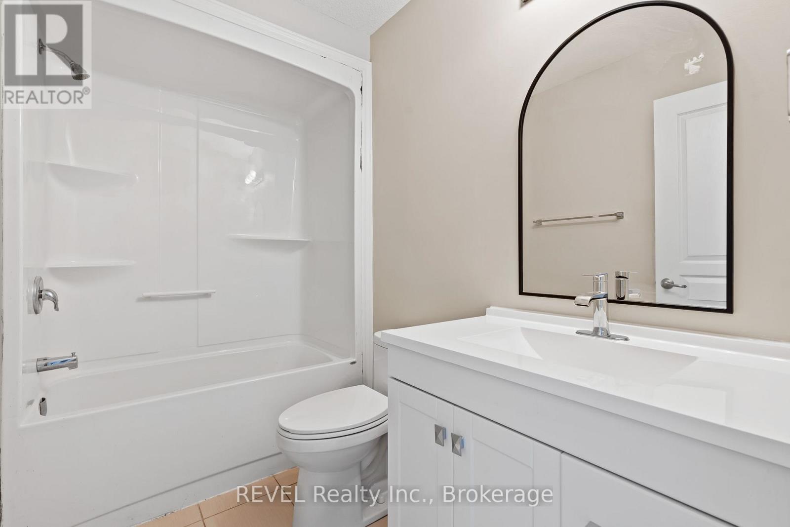 124 Roselawn Crescent, Welland, Ontario  L3C 0B7 - Photo 19 - X12565270