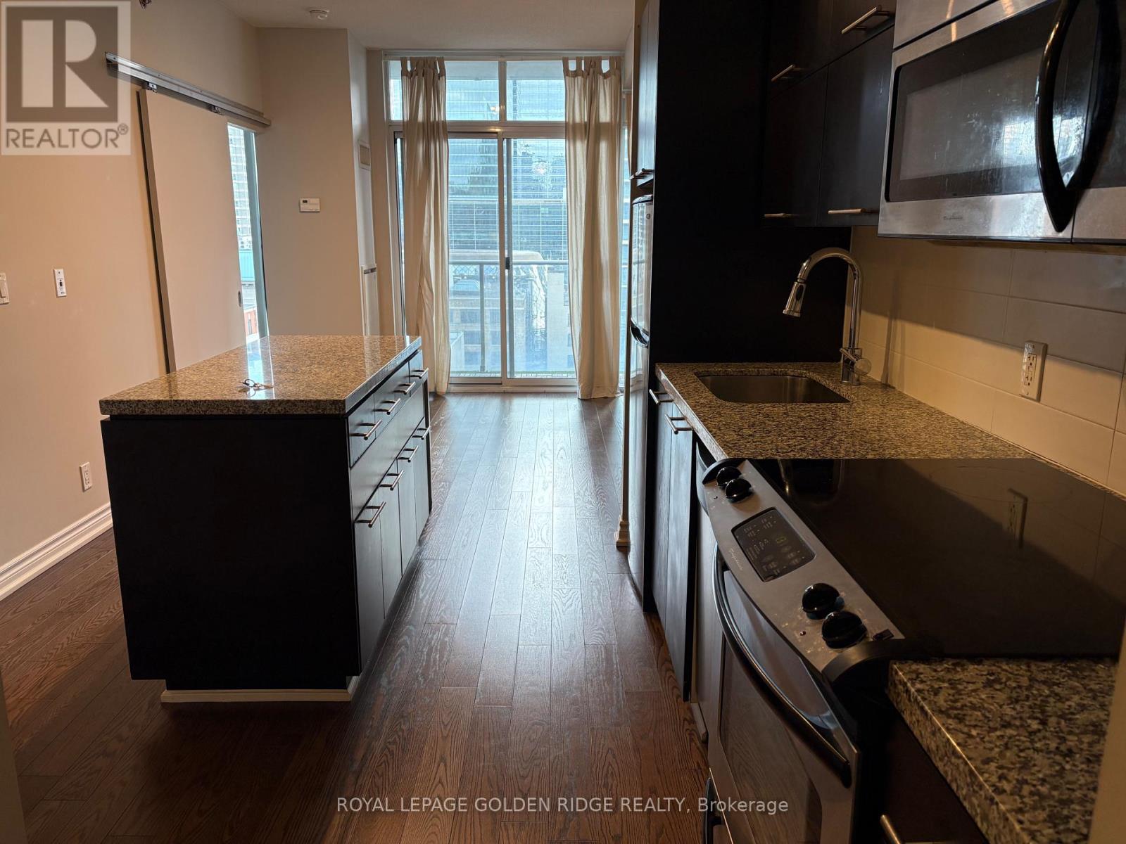 1119 - 21 Nelson Street, Toronto, Ontario  M5V 3H9 - Photo 10 - C12565246