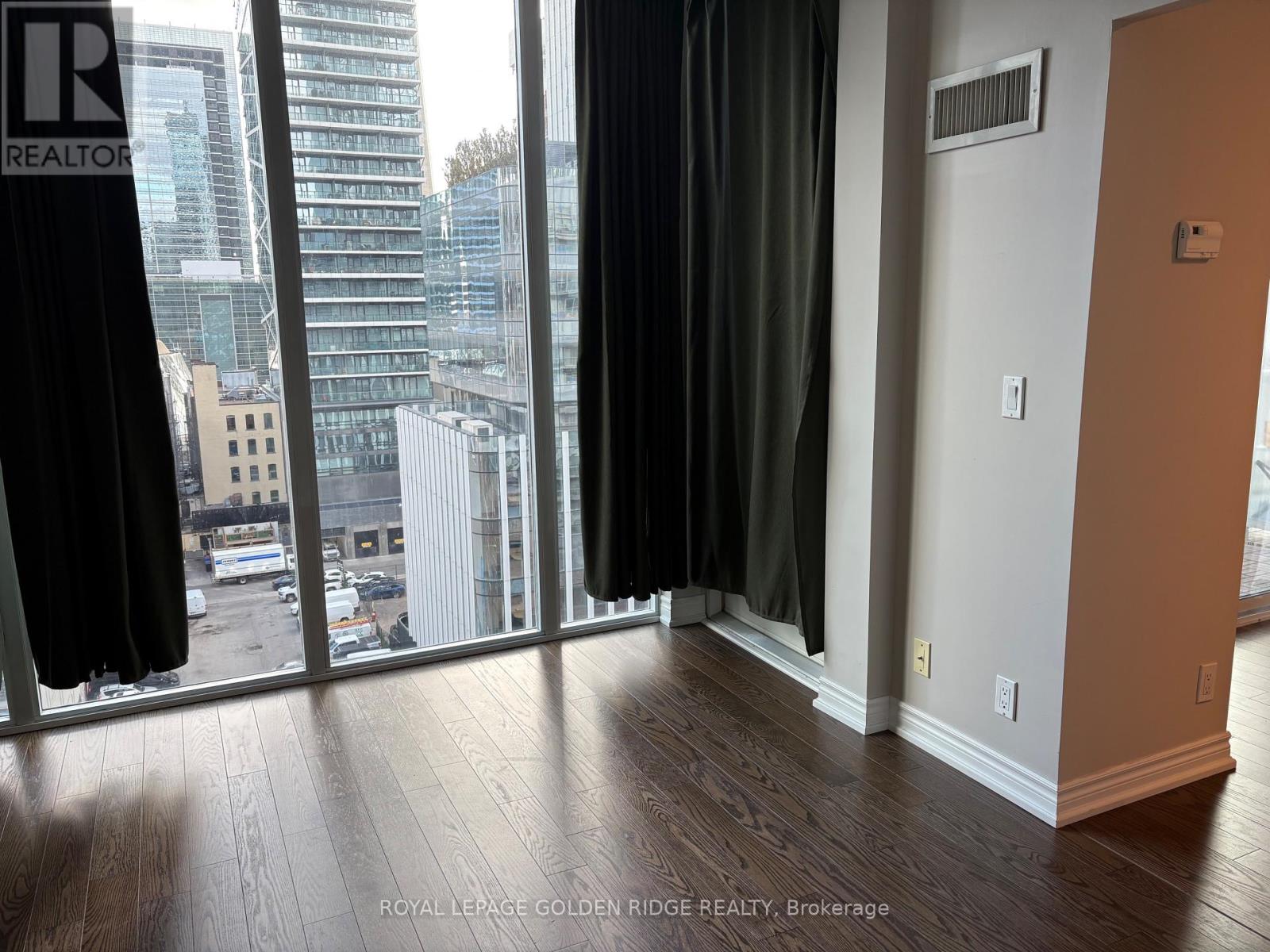 1119 - 21 Nelson Street, Toronto, Ontario  M5V 3H9 - Photo 13 - C12565246
