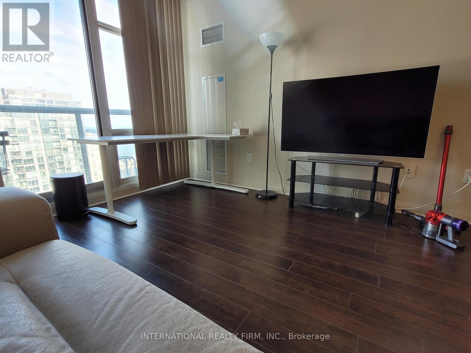 4008 - 35 Mariner Terrace, Toronto, Ontario  M5V 3V9 - Photo 19 - C12565278