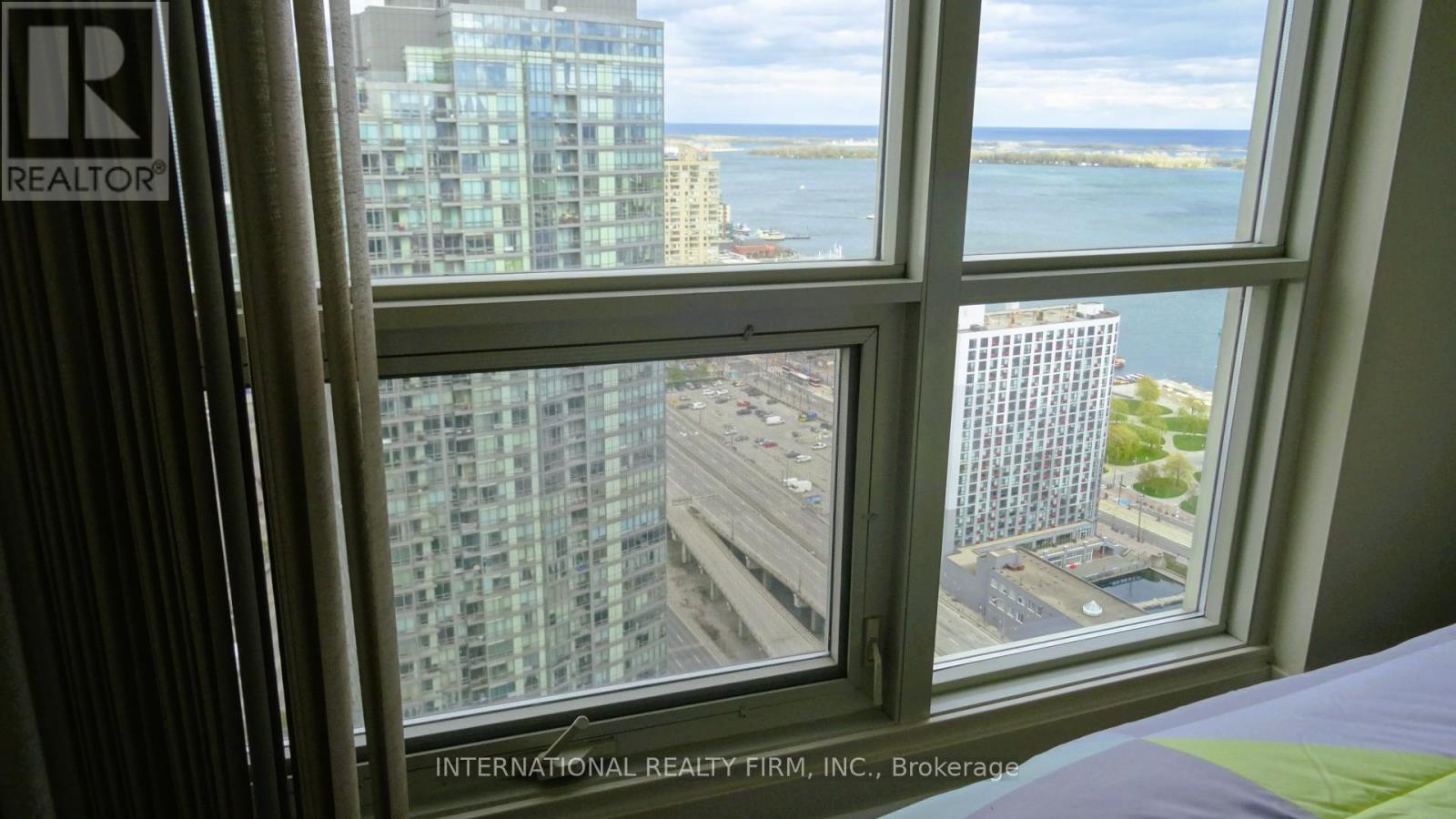 4008 - 35 Mariner Terrace, Toronto, Ontario  M5V 3V9 - Photo 31 - C12565278