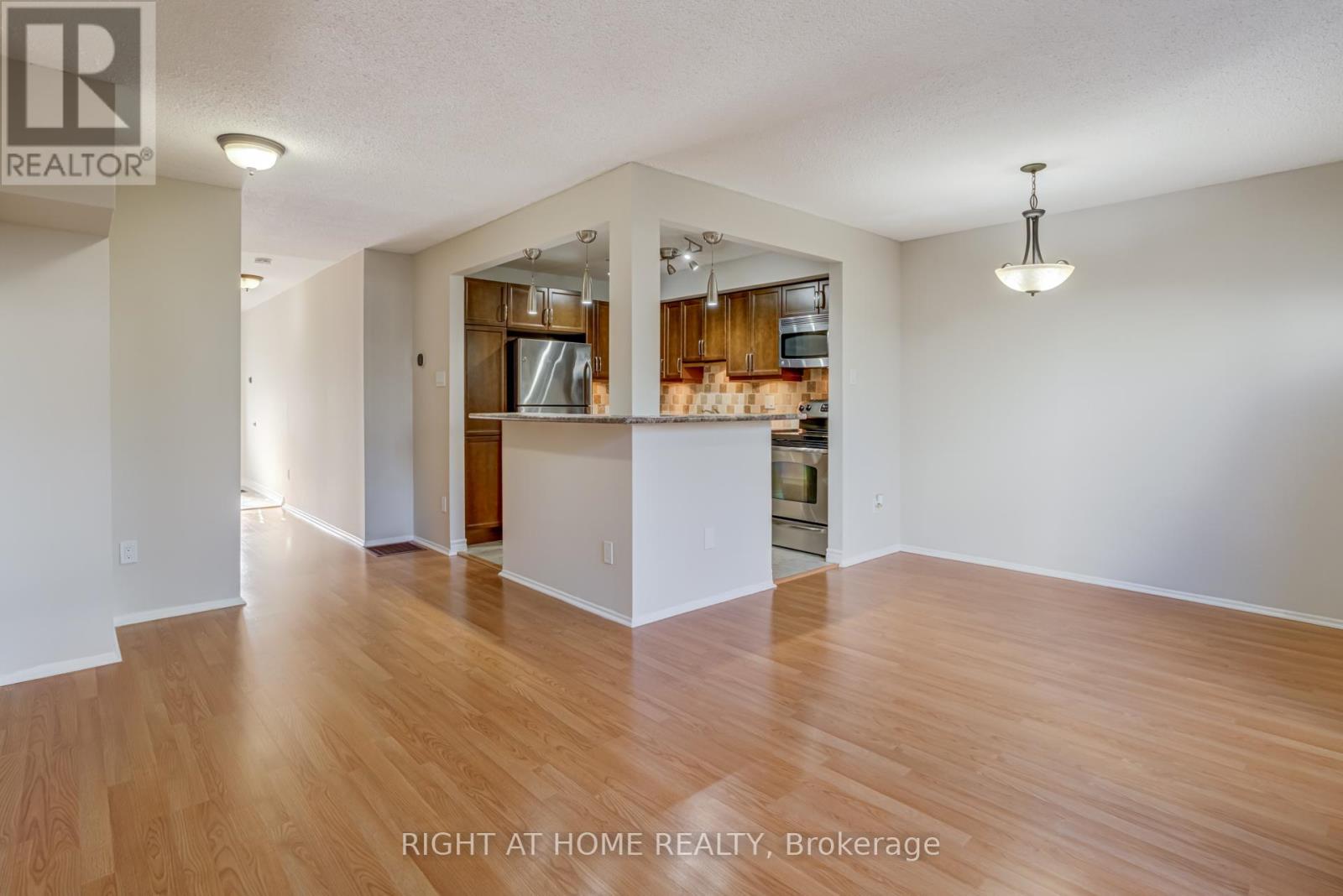 156 Woody Vine Way, Toronto, Ontario  M2J 4H6 - Photo 8 - C12565282