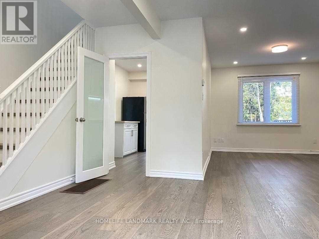 134 Manor Road E, Toronto, Ontario  M4S 1R6 - Photo 4 - C12565320