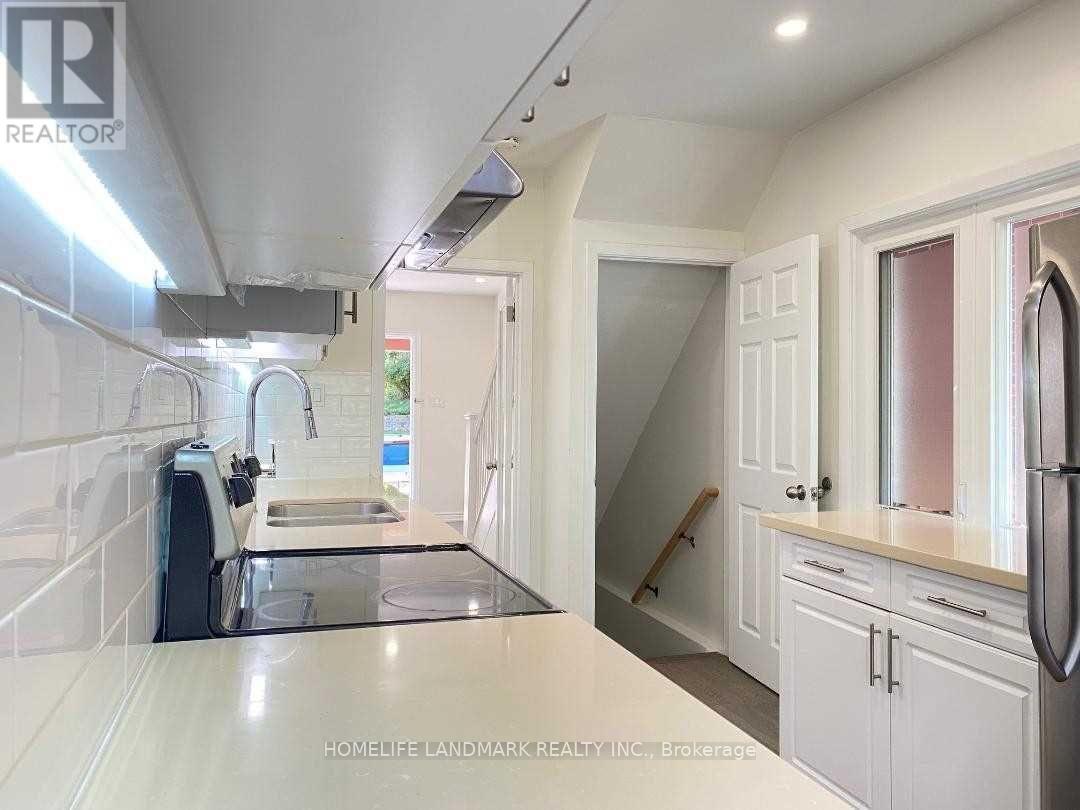 134 Manor Road E, Toronto, Ontario  M4S 1R6 - Photo 8 - C12565320