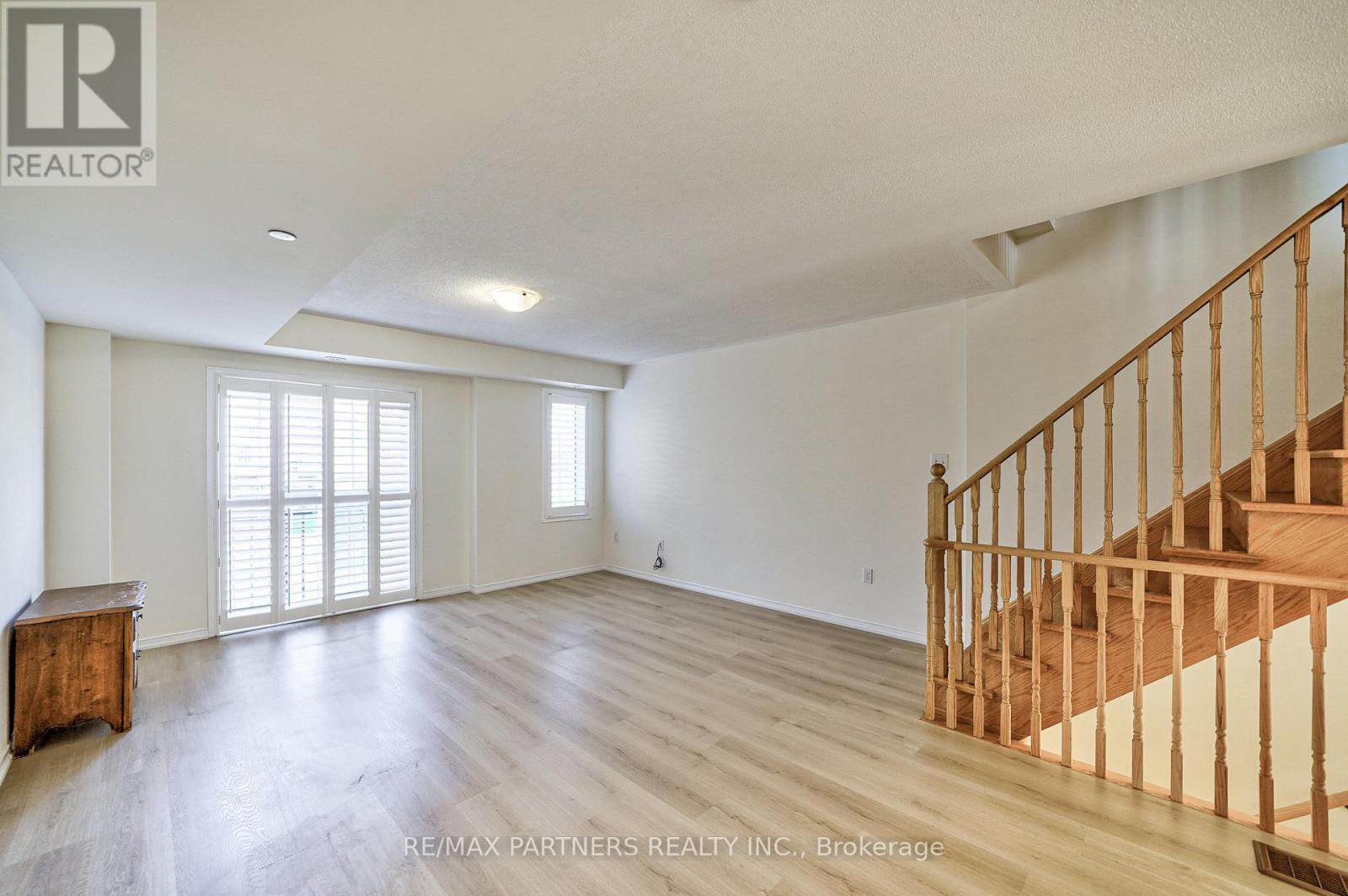 2615 Eaglesham Path, Oshawa, Ontario  L1L 0M7 - Photo 6 - E12565242