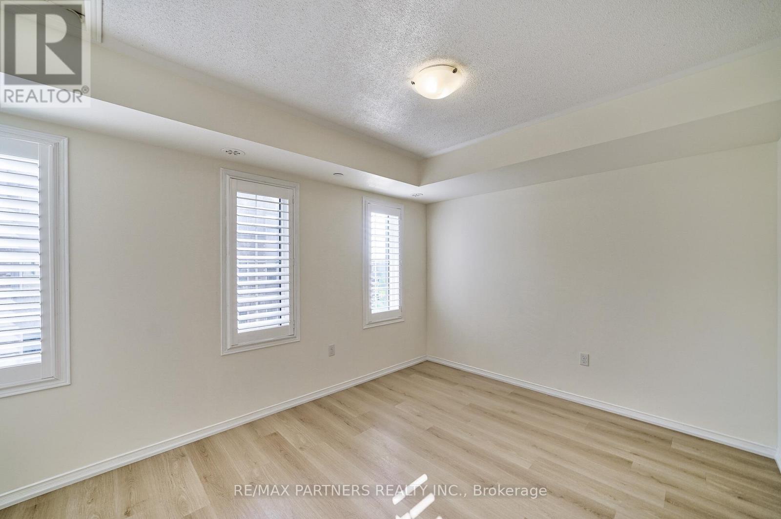 2615 Eaglesham Path, Oshawa, Ontario  L1L 0M7 - Photo 8 - E12565242