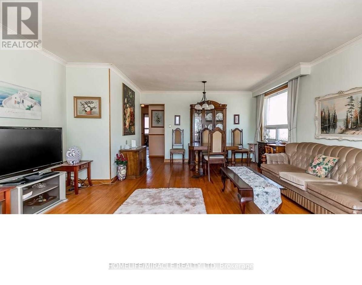 Main Floor - 24 Clementine Square, Toronto, Ontario  M1G 2V7 - Photo 4 - E12565252