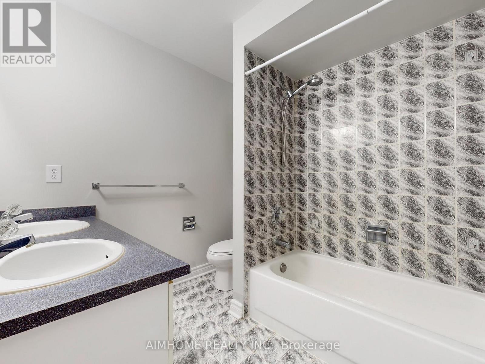 207 Kensit Avenue, Newmarket, Ontario  L3X 1S6 - Photo 34 - N12565244