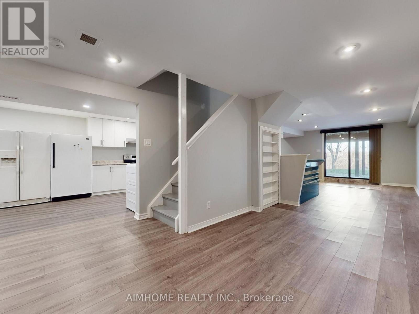 207 Kensit Avenue, Newmarket, Ontario  L3X 1S6 - Photo 35 - N12565244