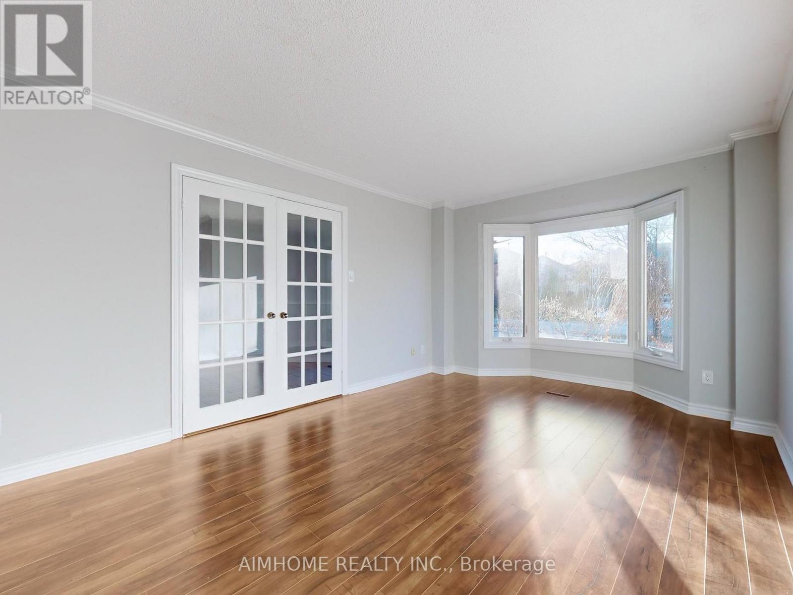 207 Kensit Avenue, Newmarket, Ontario  L3X 1S6 - Photo 6 - N12565244