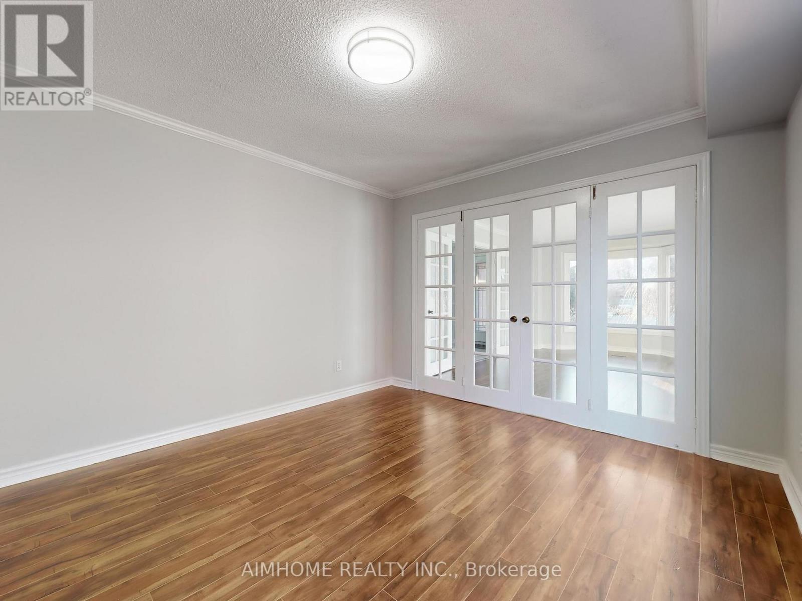 207 Kensit Avenue, Newmarket, Ontario  L3X 1S6 - Photo 9 - N12565244