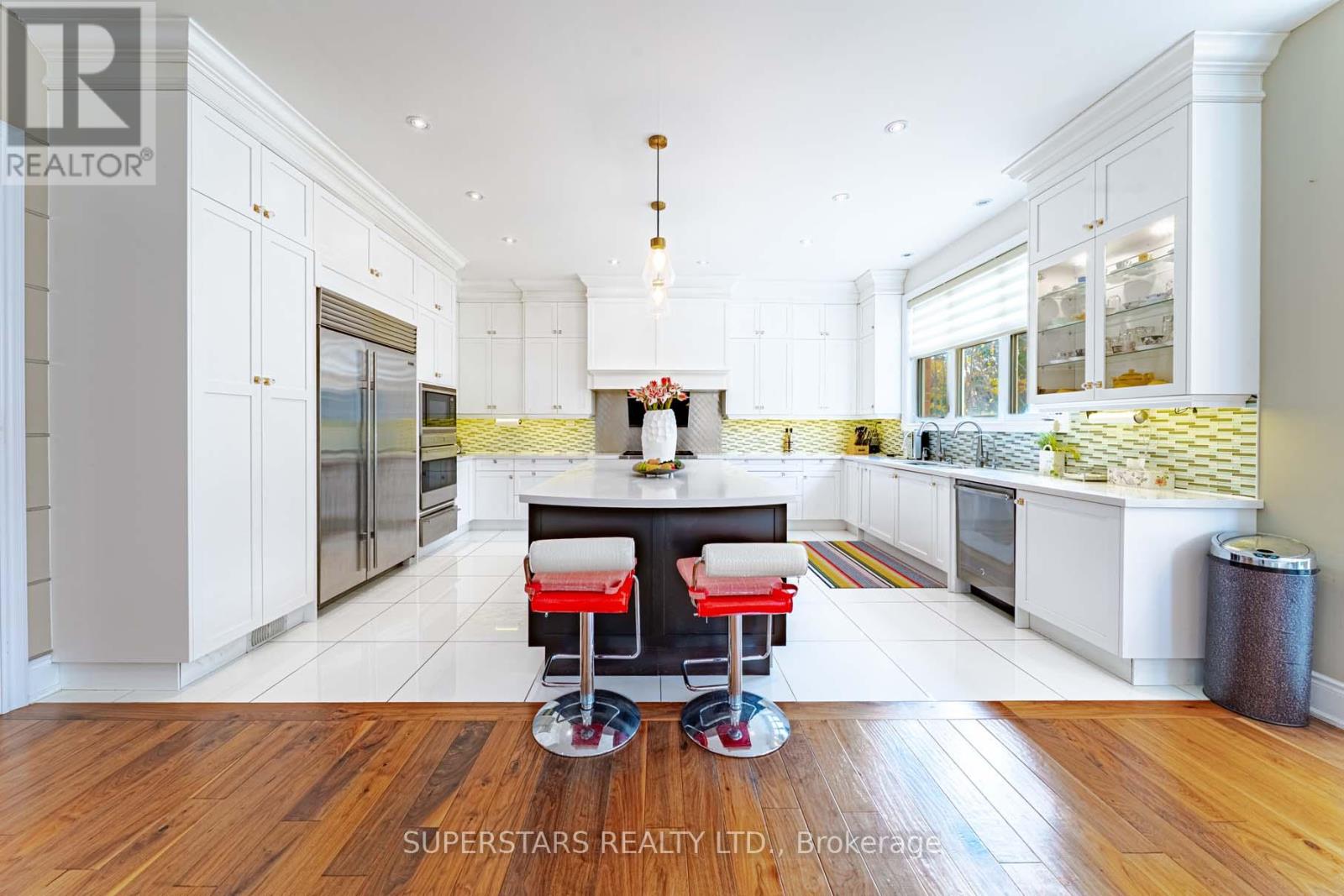 19 Royal County Down Crescent, Markham, Ontario  L6C 0K1 - Photo 10 - N12565248