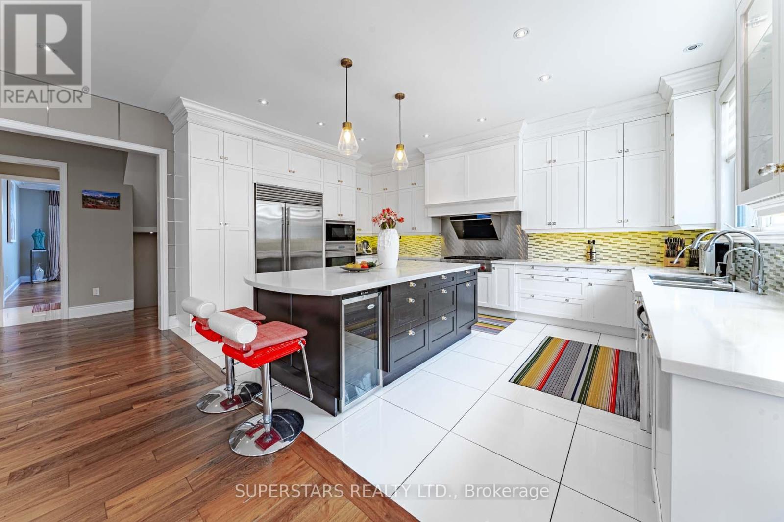 19 Royal County Down Crescent, Markham, Ontario  L6C 0K1 - Photo 11 - N12565248