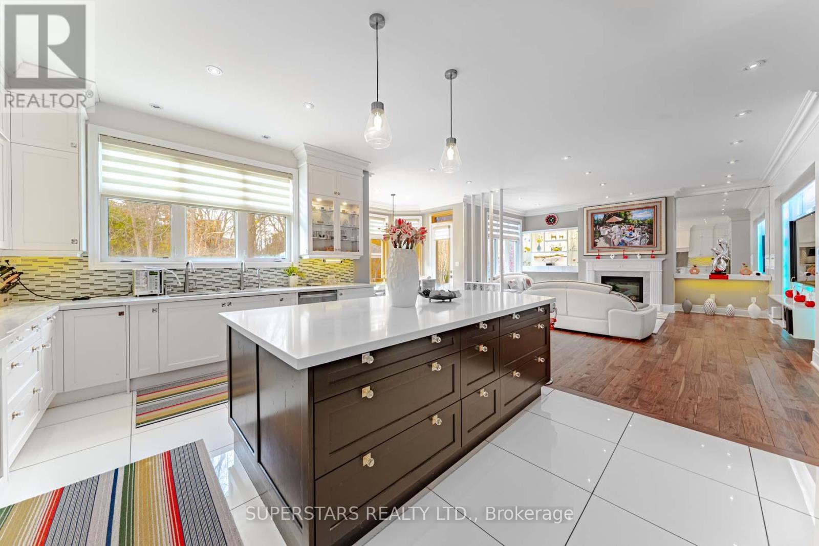 19 Royal County Down Crescent, Markham, Ontario  L6C 0K1 - Photo 13 - N12565248