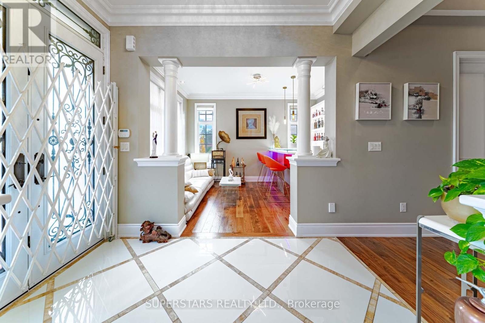 19 Royal County Down Crescent, Markham, Ontario  L6C 0K1 - Photo 3 - N12565248