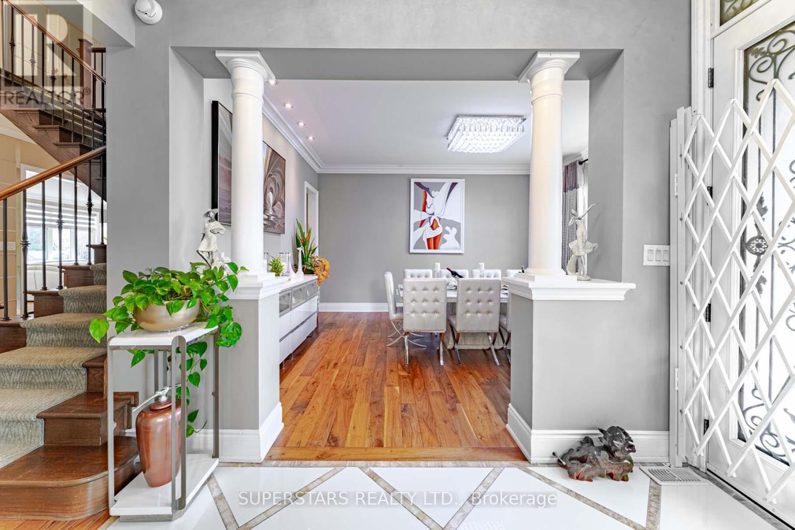 19 Royal County Down Crescent, Markham, Ontario  L6C 0K1 - Photo 4 - N12565248