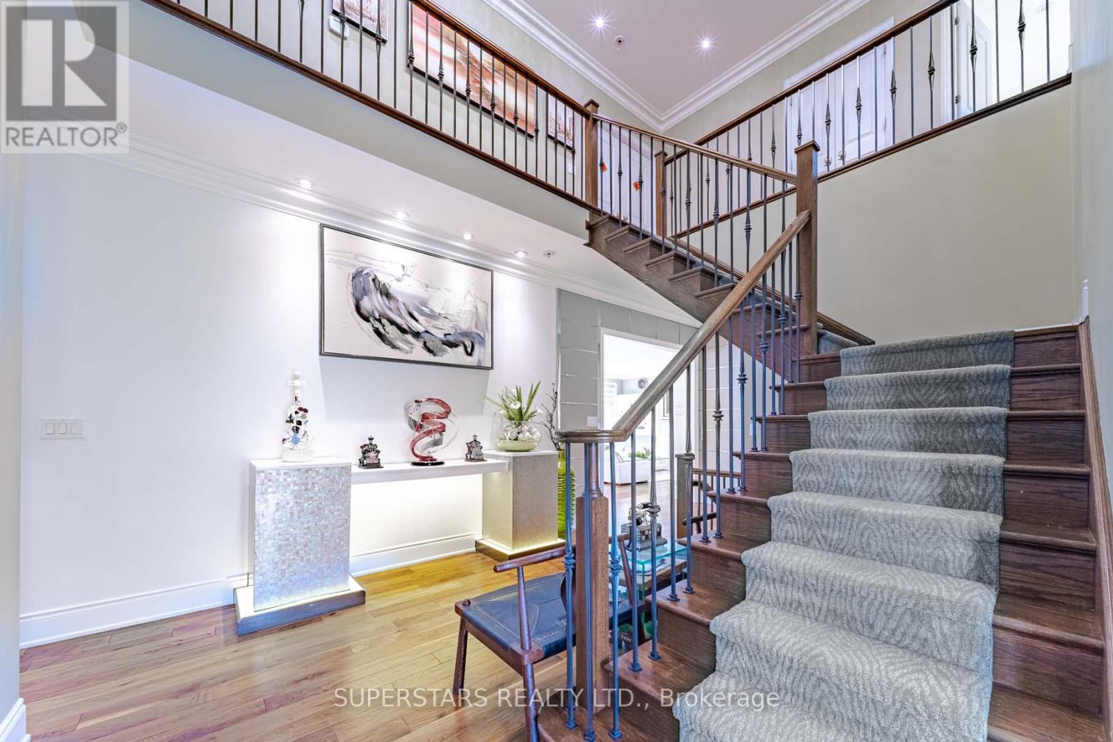 19 Royal County Down Crescent, Markham, Ontario  L6C 0K1 - Photo 6 - N12565248