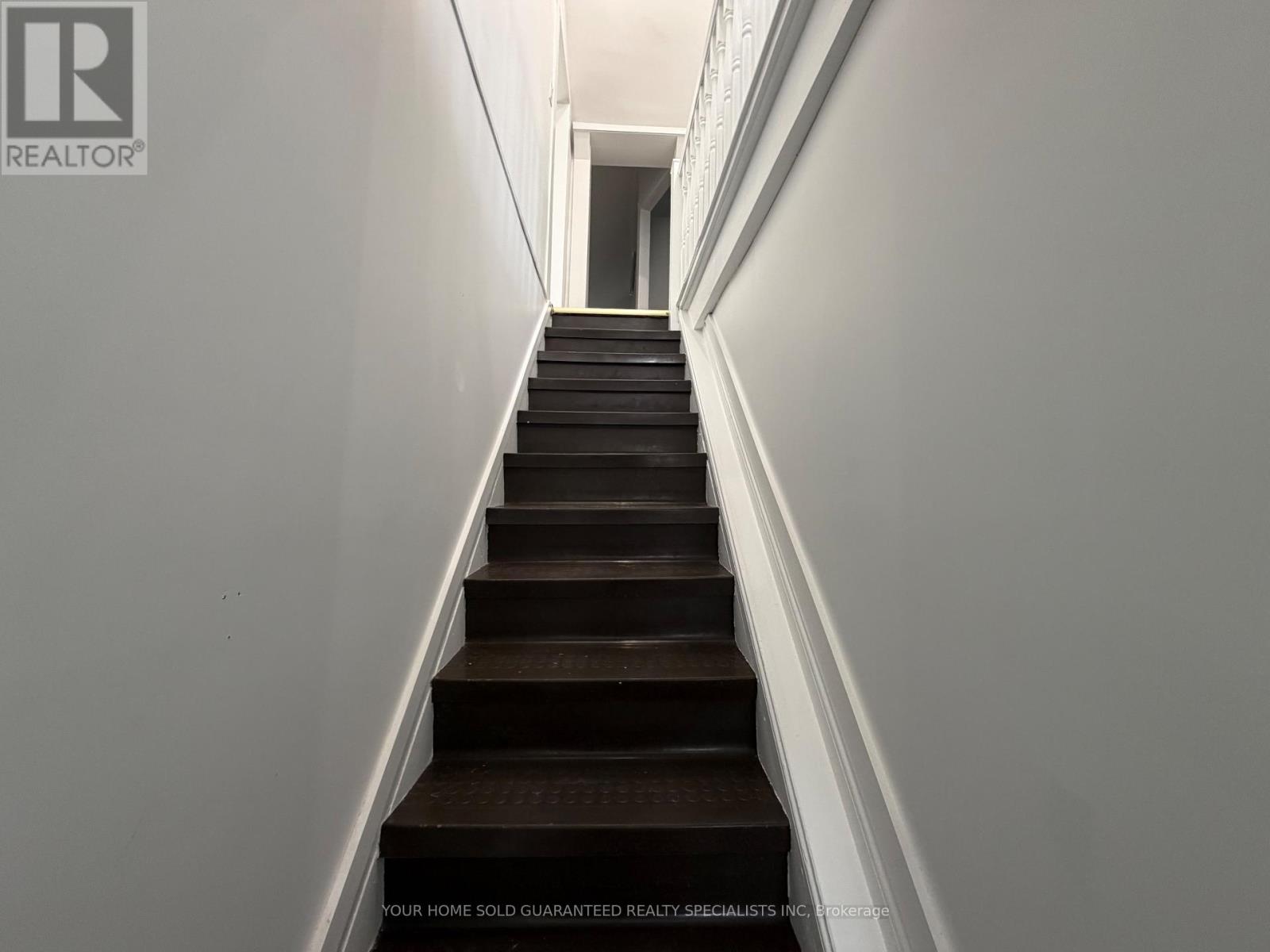 2 - 98 Wellington Street E, Aurora, Ontario  L4G 1H8 - Photo 2 - N12565302