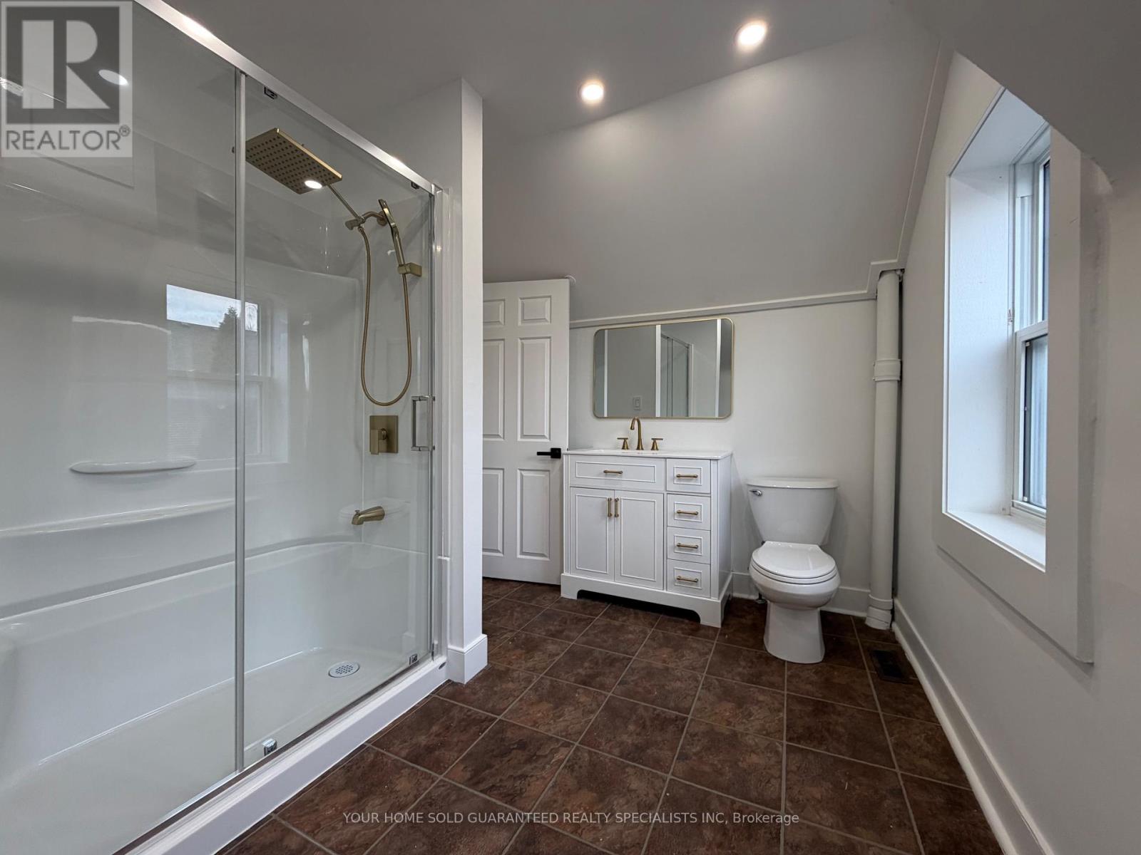 2 - 98 Wellington Street E, Aurora, Ontario  L4G 1H8 - Photo 5 - N12565302