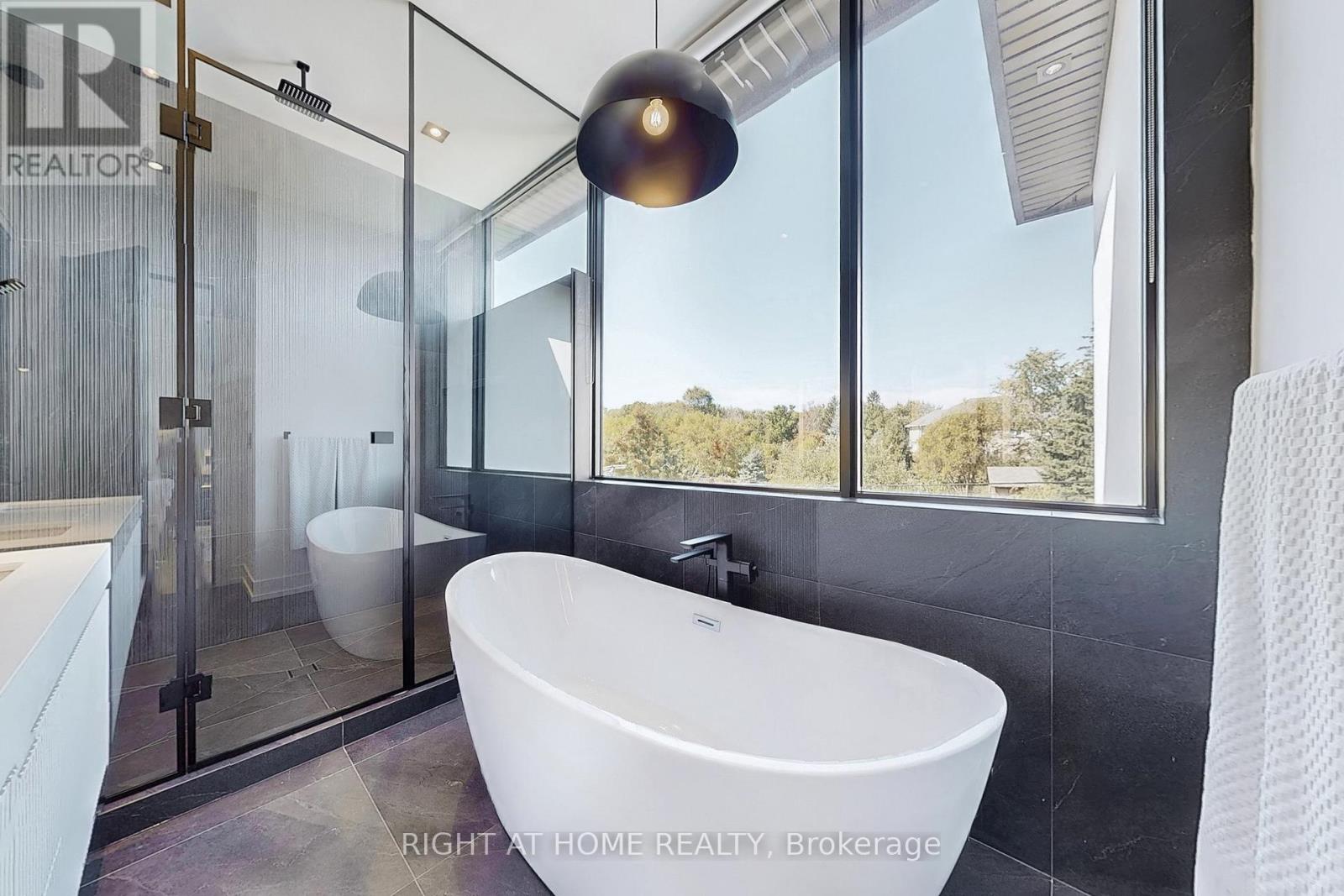 845 Seventh Street, Mississauga, Ontario  L5E 1N9 - Photo 13 - W12565262