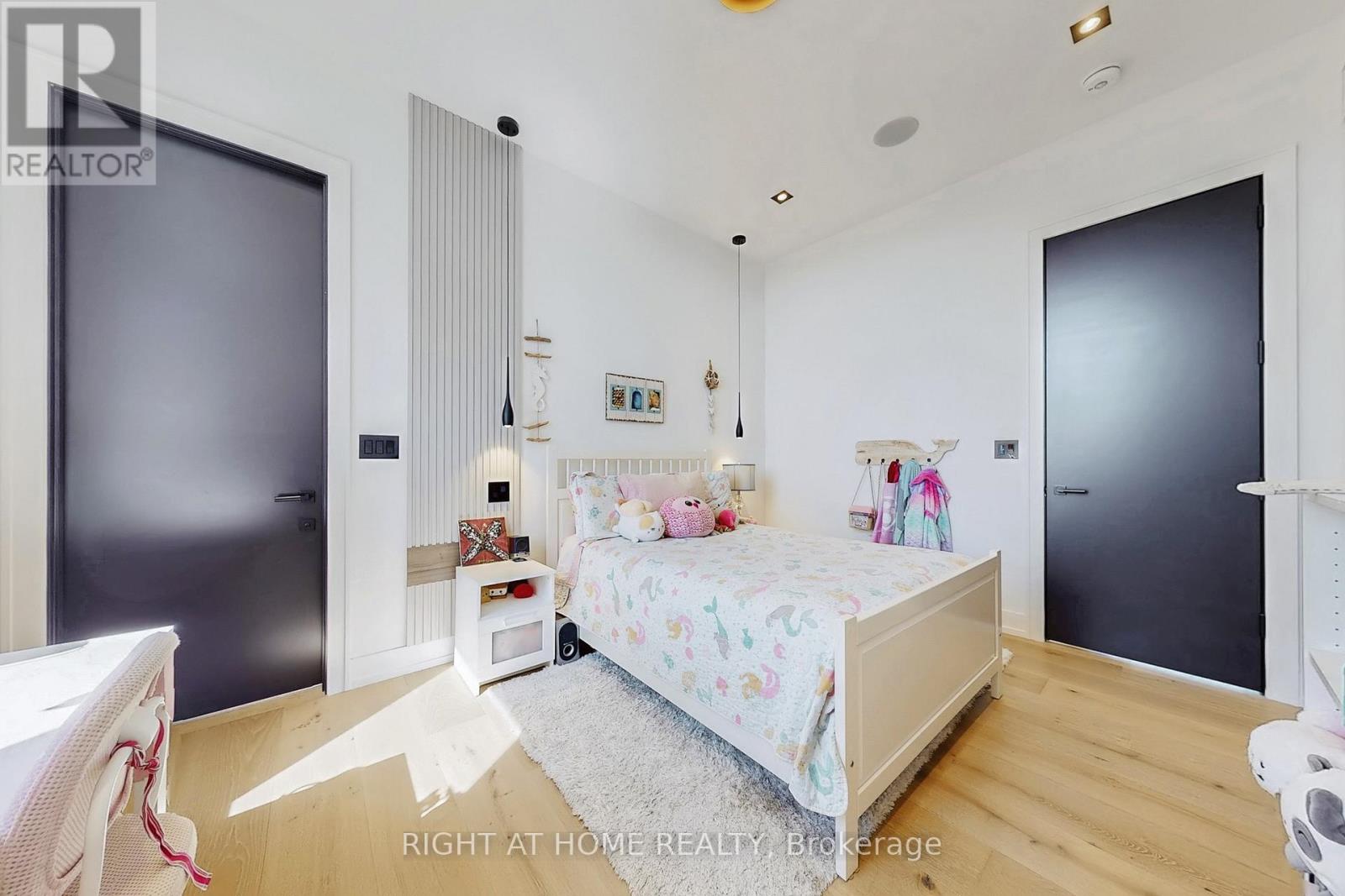 845 Seventh Street, Mississauga, Ontario  L5E 1N9 - Photo 7 - W12565262