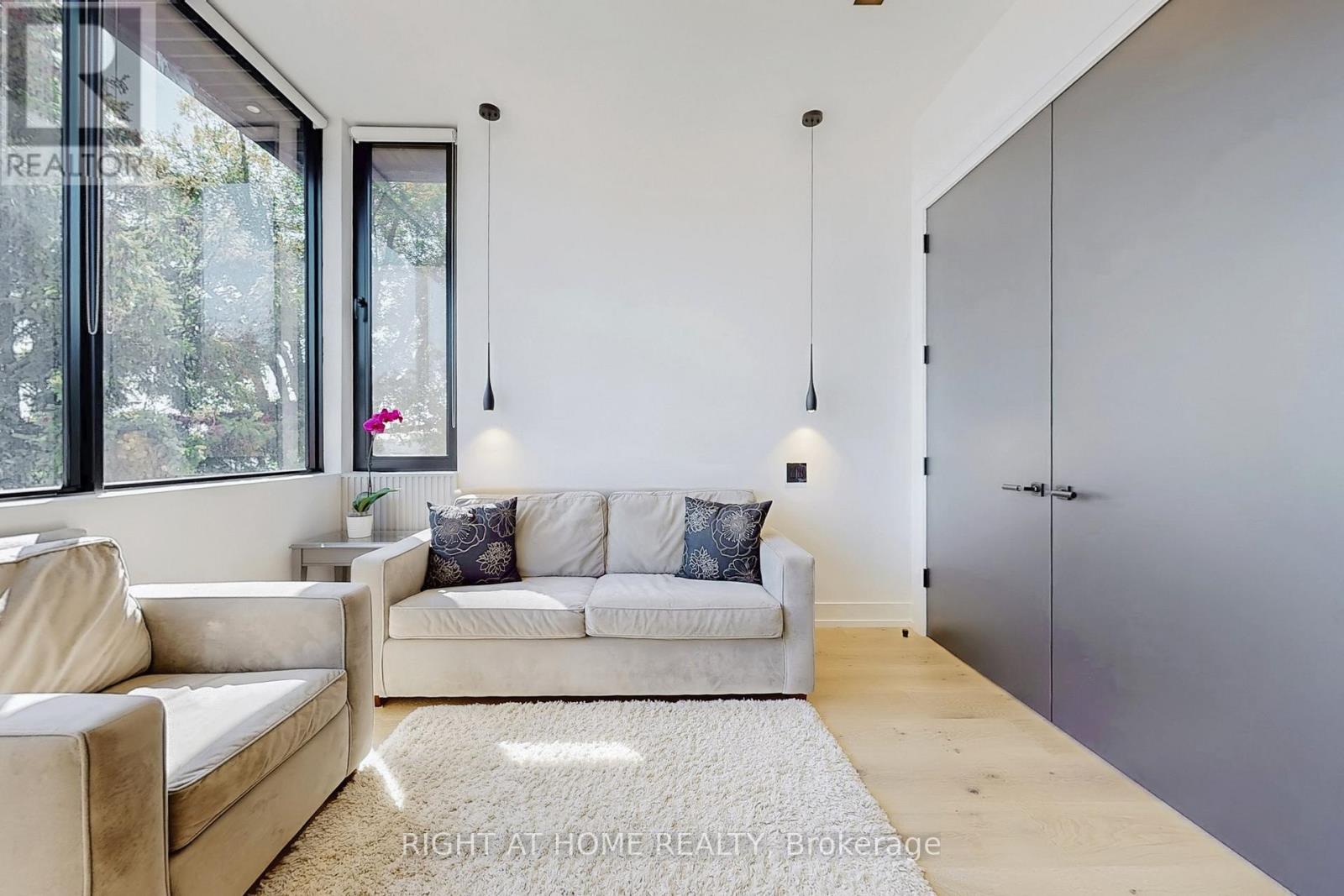 845 Seventh Street, Mississauga, Ontario  L5E 1N9 - Photo 9 - W12565262