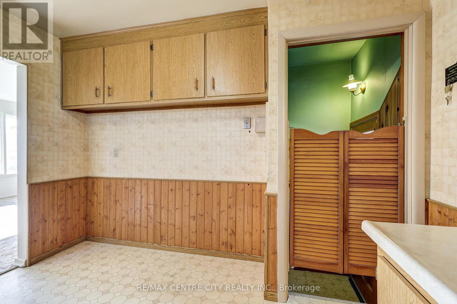 4 Brant Avenue, St. Thomas, Ontario  N5R 1Z4 - Photo 10 - X12565330