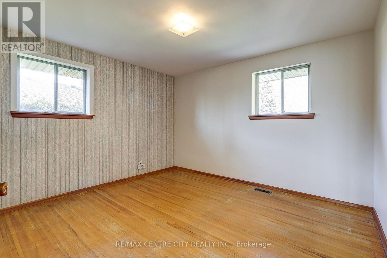 4 Brant Avenue, St. Thomas, Ontario  N5R 1Z4 - Photo 13 - X12565330