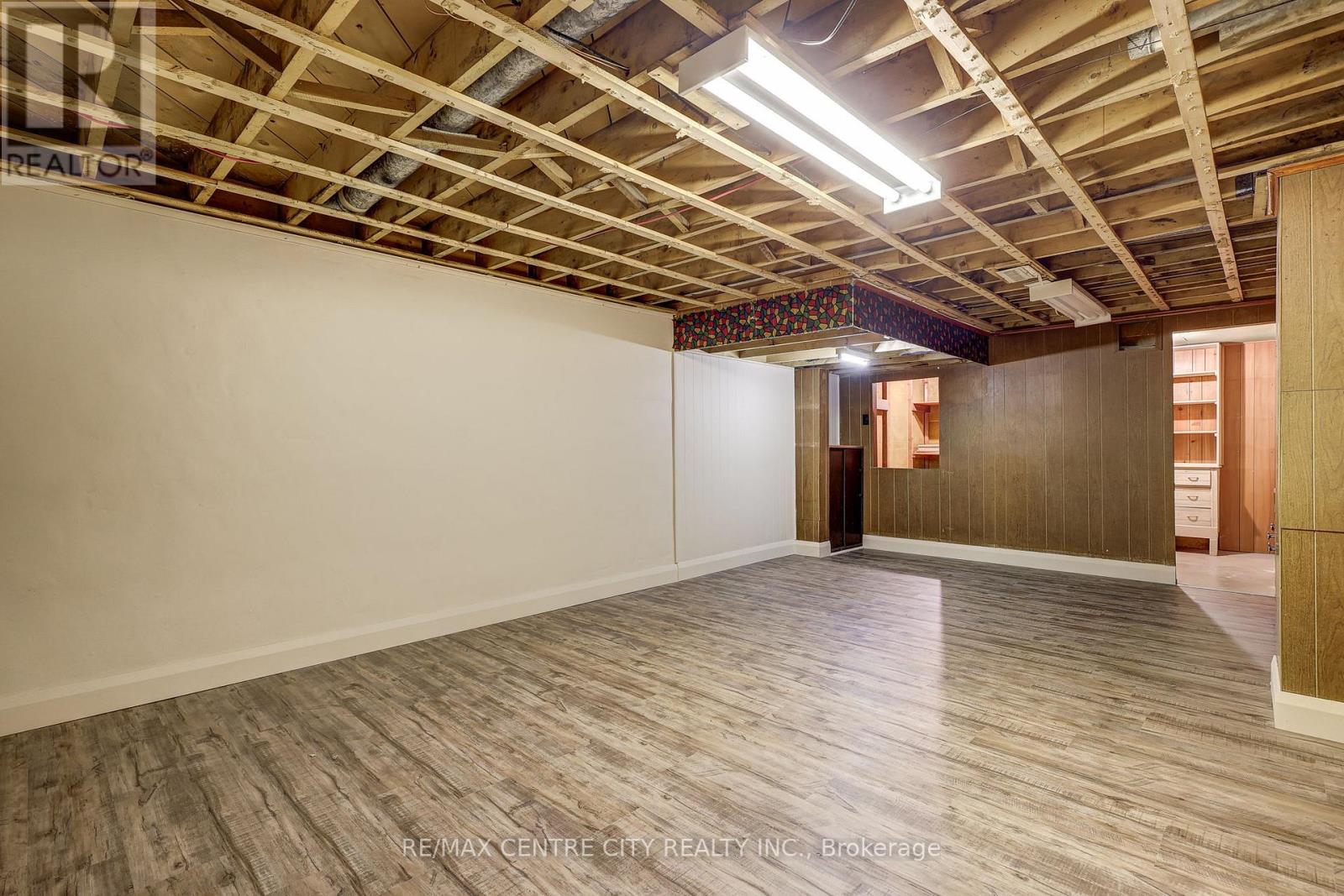 4 Brant Avenue, St. Thomas, Ontario  N5R 1Z4 - Photo 23 - X12565330