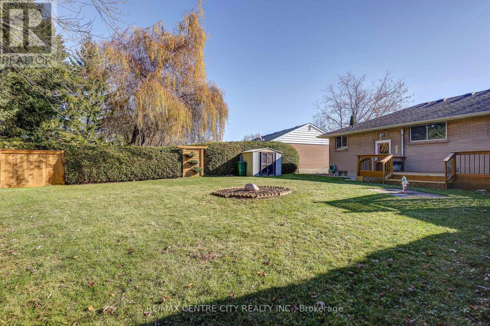 4 Brant Avenue, St. Thomas, Ontario  N5R 1Z4 - Photo 33 - X12565330