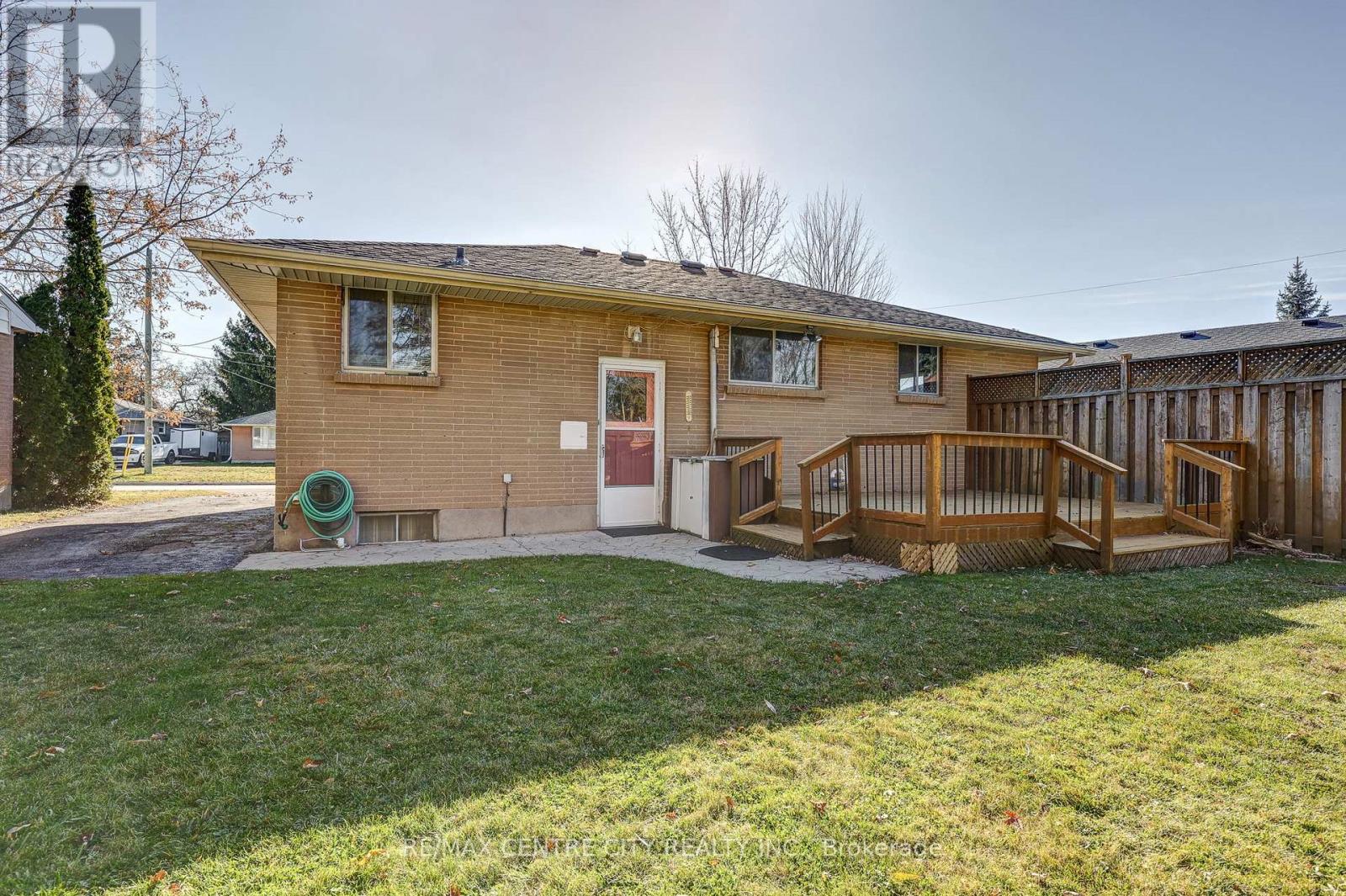 4 Brant Avenue, St. Thomas, Ontario  N5R 1Z4 - Photo 35 - X12565330