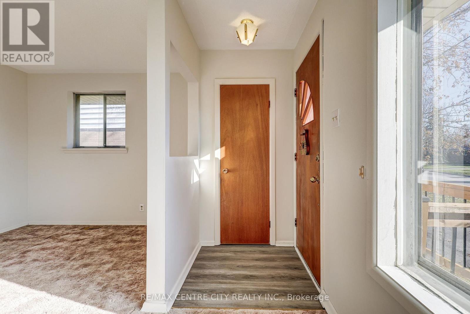 4 Brant Avenue, St. Thomas, Ontario  N5R 1Z4 - Photo 6 - X12565330