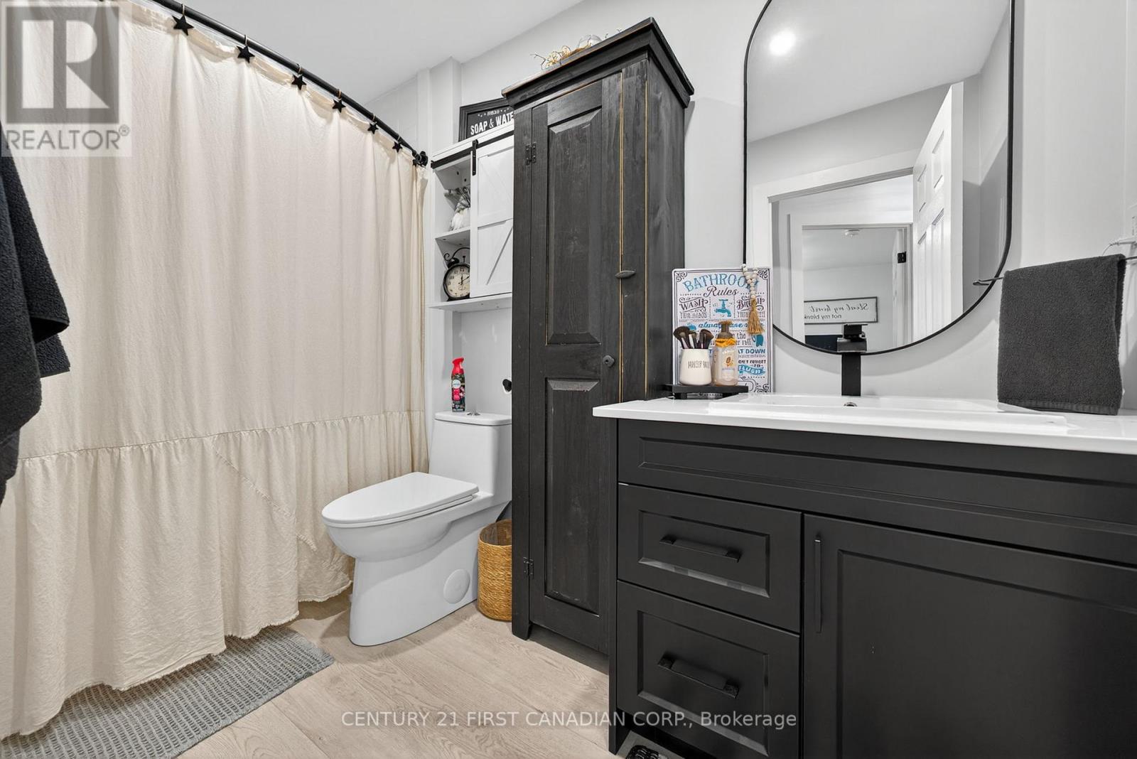 37 Tennyson Street, London East, Ontario  N5Z 2K6 - Photo 14 - X12565340