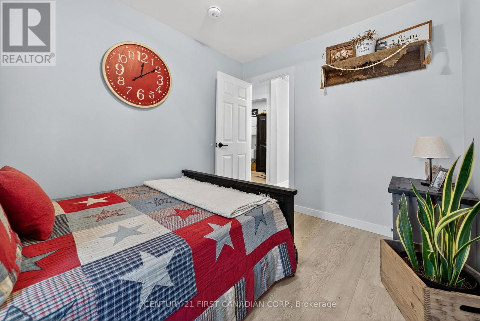 37 Tennyson Street, London East, Ontario  N5Z 2K6 - Photo 16 - X12565340