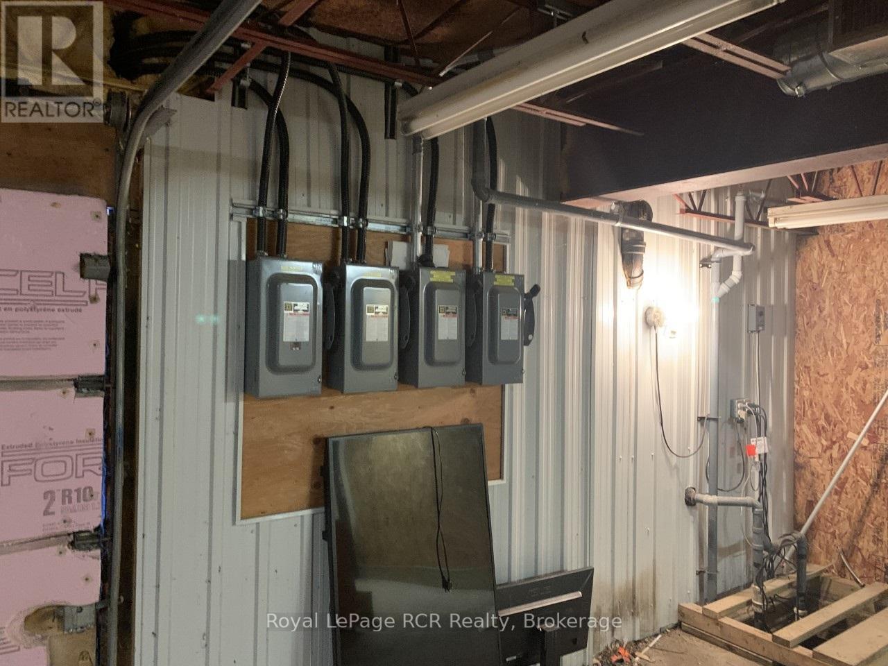 1010 9th Avenue W, Georgian Bluffs, Ontario  N4K 2G0 - Photo 17 - X12565334