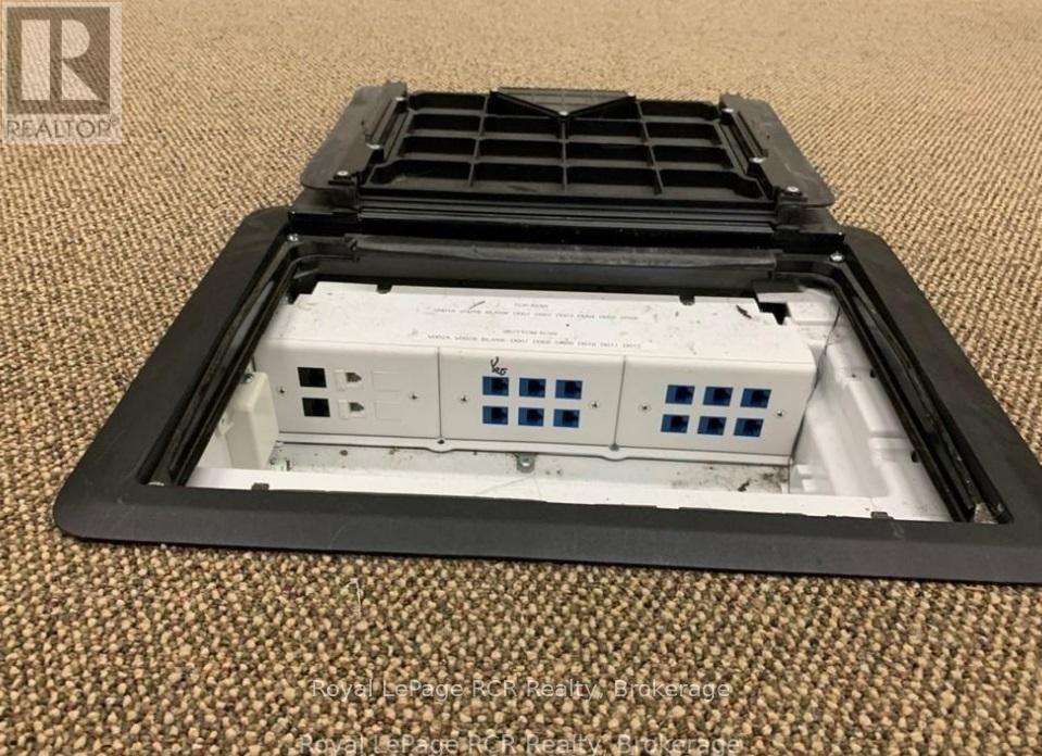 1010 9th Avenue W, Georgian Bluffs, Ontario  N4K 2G0 - Photo 46 - X12565334