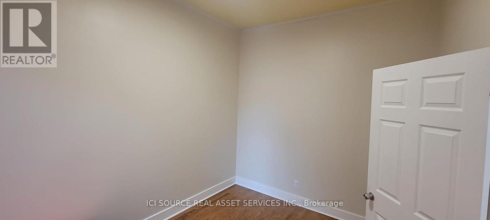 Upper - 360 Gerrard Street E, Toronto, Ontario  M5A 2G7 - Photo 4 - C12565332