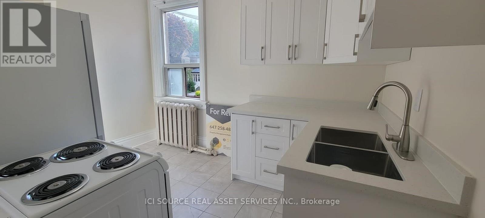 Upper - 360 Gerrard Street E, Toronto, Ontario  M5A 2G7 - Photo 5 - C12565332