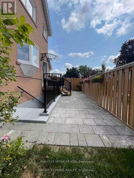 18 Ravenrock Court, Toronto, Ontario  M3A 2Y9 - Photo 2 - C12565348