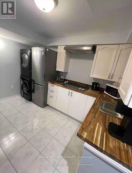 18 Ravenrock Court, Toronto, Ontario  M3A 2Y9 - Photo 8 - C12565348