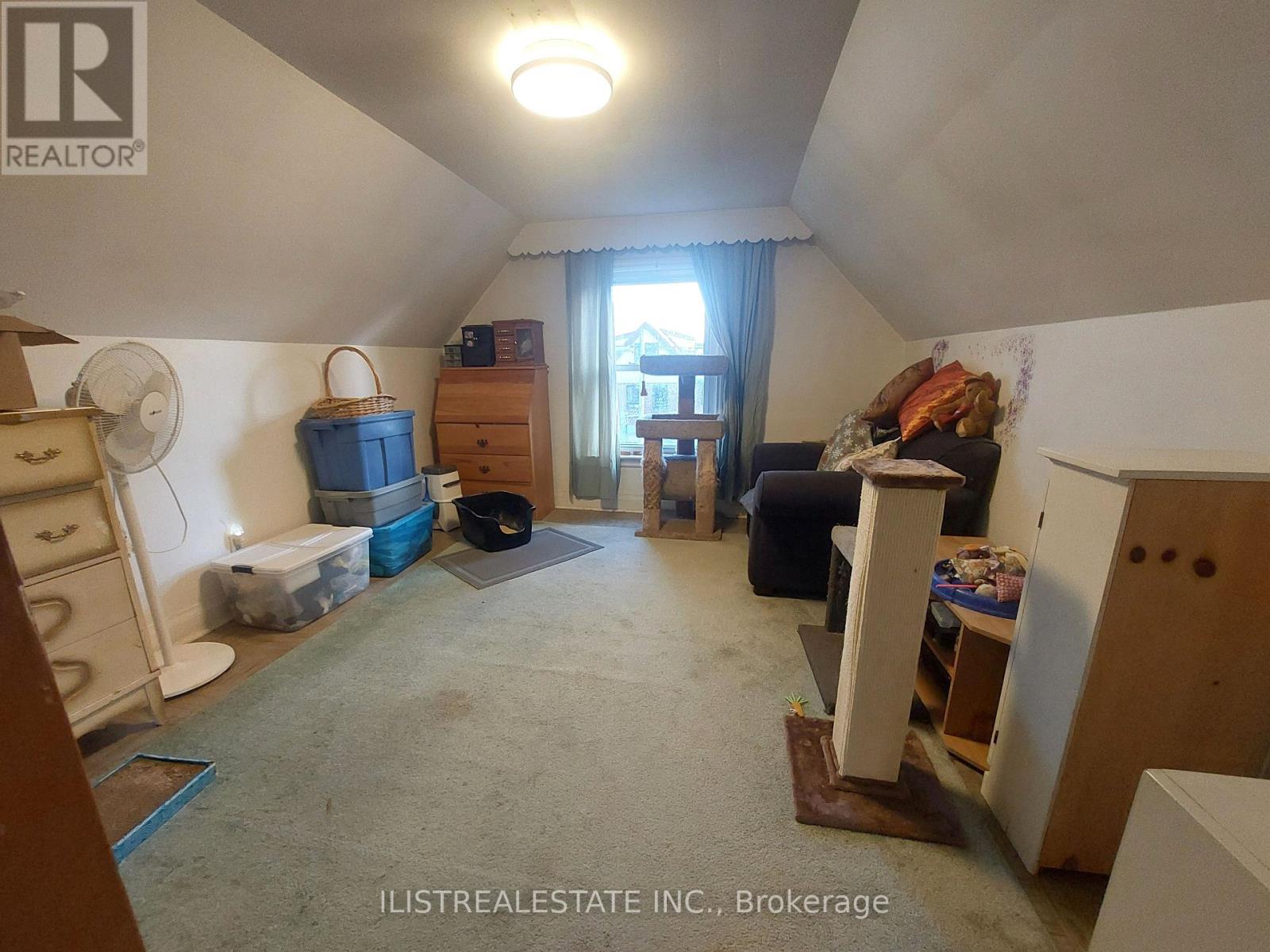 29 Holland Avenue, Toronto, Ontario  M4B 2C4 - Photo 11 - E12565336