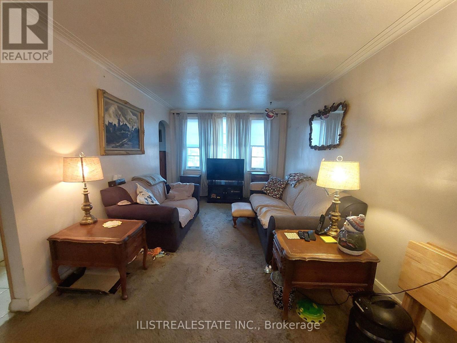 29 Holland Avenue, Toronto, Ontario  M4B 2C4 - Photo 4 - E12565336