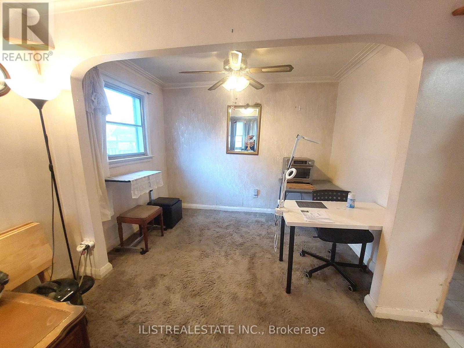 29 Holland Avenue, Toronto, Ontario  M4B 2C4 - Photo 5 - E12565336